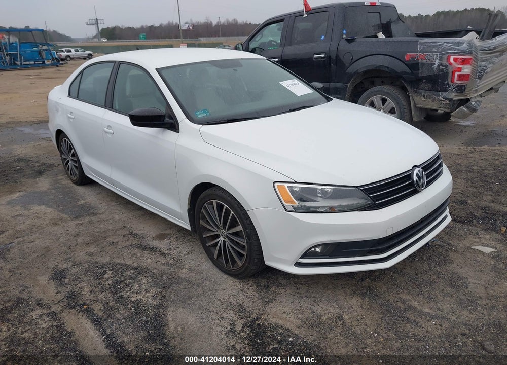 2015 VOLKSWAGEN JETTA 1.8T SPORT VIN: 3VWD17AJ1FM216019