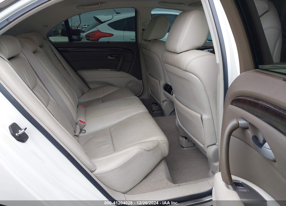 2011 ACURA RL 3.7 VIN: JH4KB2F6XBC000212