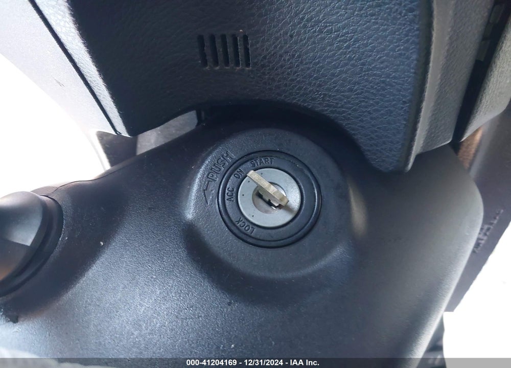 2018 TOYOTA COROLLA LE VIN: 2T1BURHE7JC063881