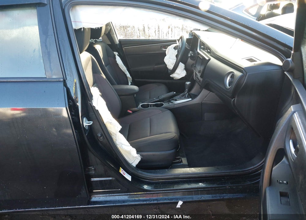 2018 TOYOTA COROLLA LE VIN: 2T1BURHE7JC063881