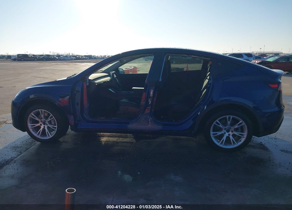 2021 TESLA MODEL Y LONG RANGE DUAL MOTOR ALL-WHEEL DRIVE VIN: 5YJYGDEE3MF105360