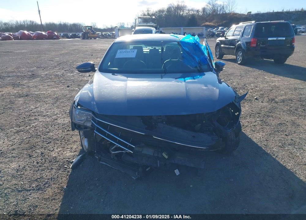 2017 VOLKSWAGEN PASSAT VIN: 1VWAT7A30HC020950