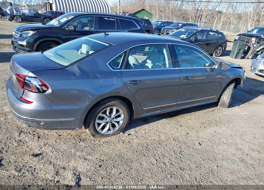 2017 VOLKSWAGEN PASSAT VIN: 1VWAT7A30HC020950