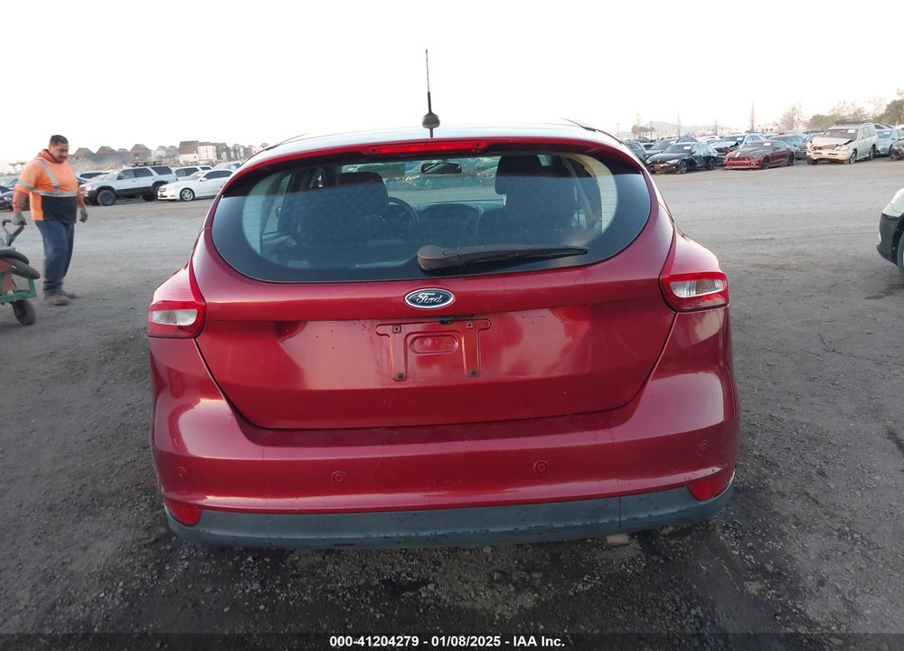 2015 FORD FOCUS SE VIN: 1FADP3K20FL220393