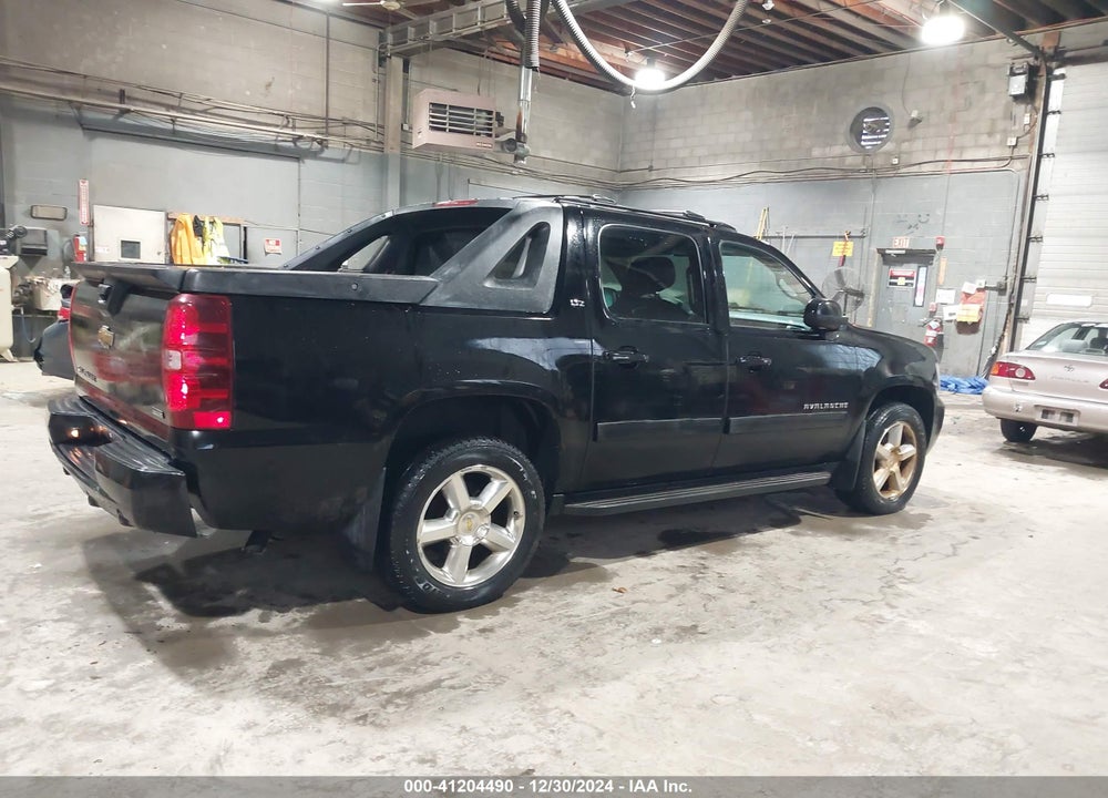 2011 CHEVROLET AVALANCHE 1500 LT1 VIN: 3GNTKFE30BG104877