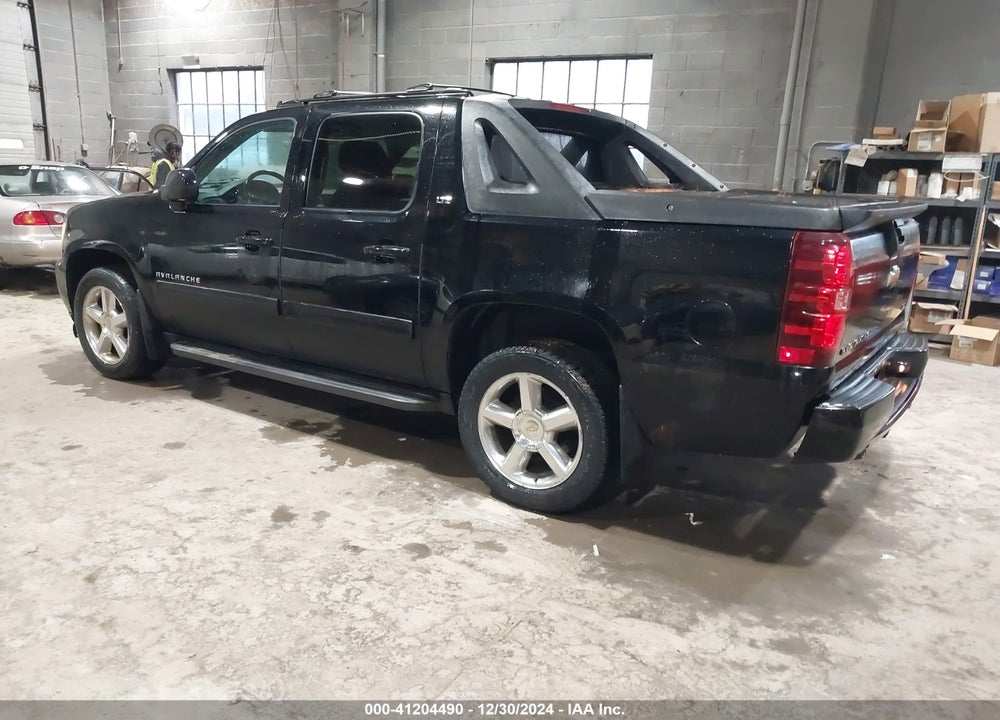 2011 CHEVROLET AVALANCHE 1500 LT1 VIN: 3GNTKFE30BG104877