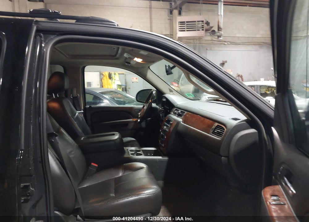 2011 CHEVROLET AVALANCHE 1500 LT1 VIN: 3GNTKFE30BG104877