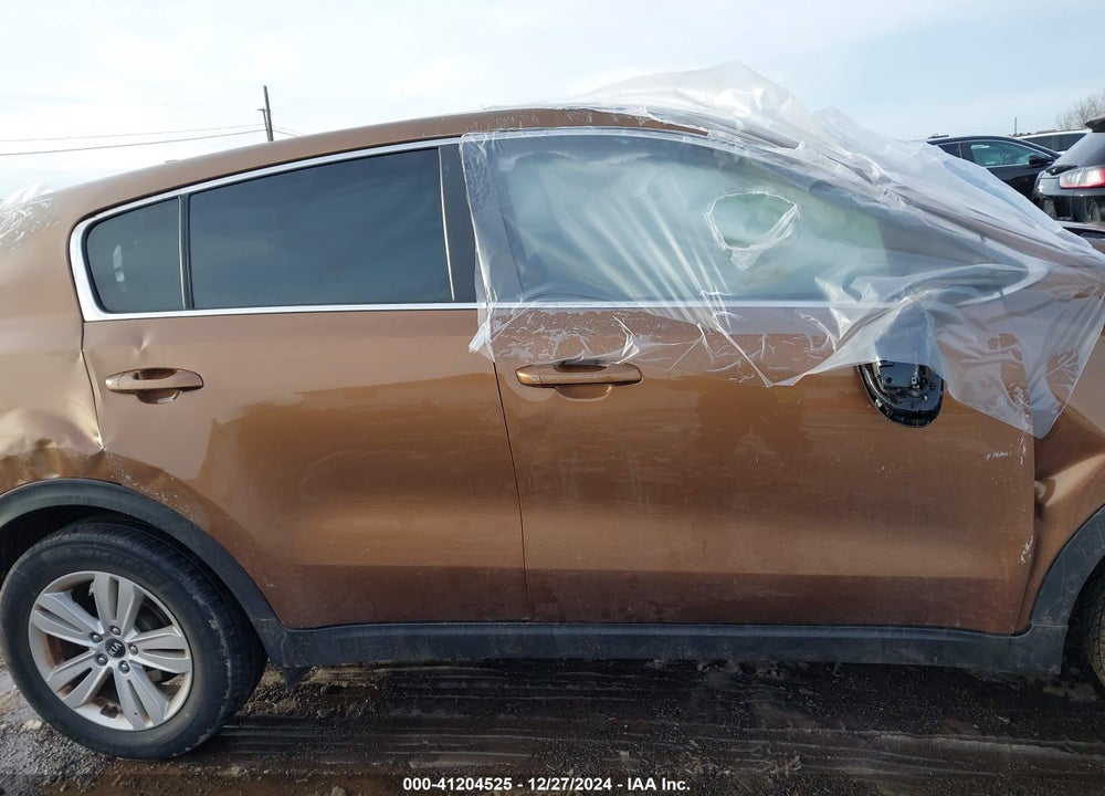 2018 KIA SPORTAGE LX VIN: KNDPM3AC7J7301838