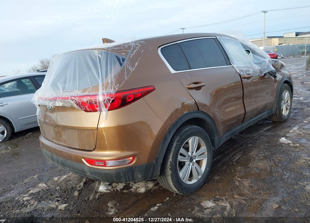 2018 KIA SPORTAGE LX VIN: KNDPM3AC7J7301838