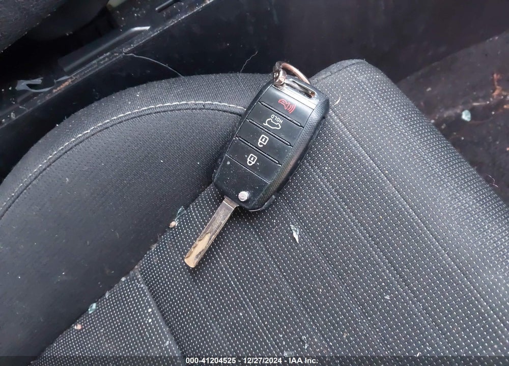 2018 KIA SPORTAGE LX VIN: KNDPM3AC7J7301838