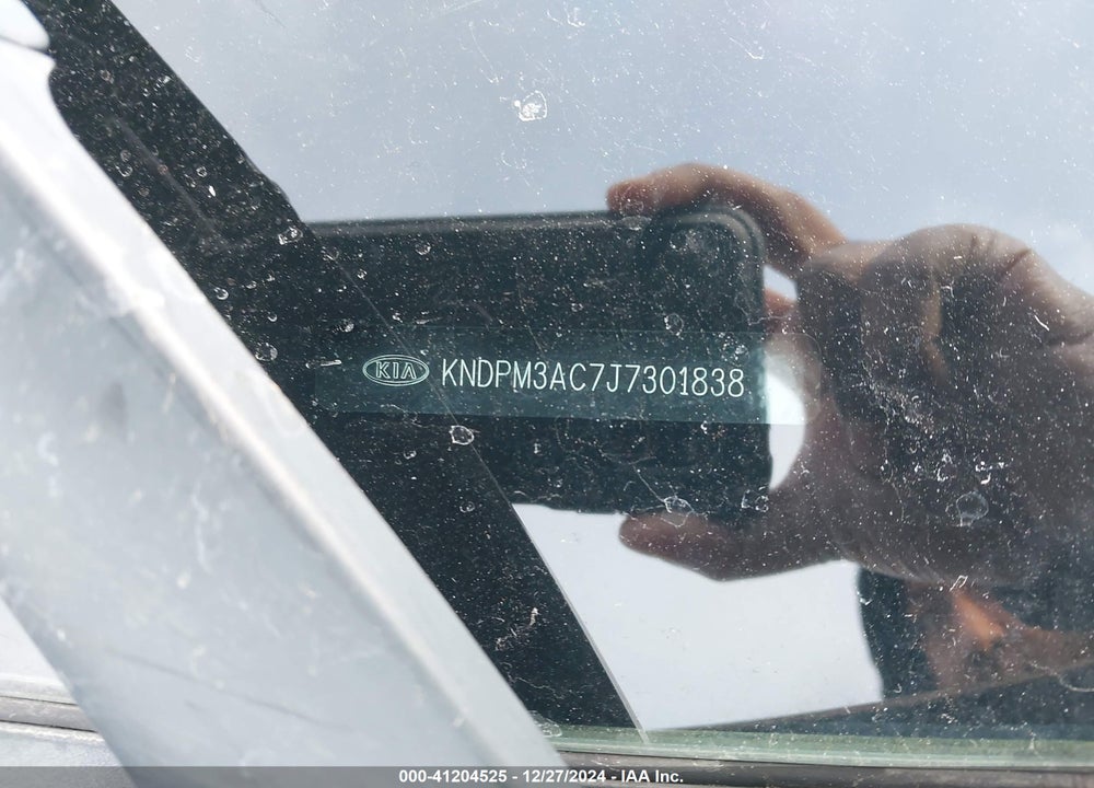 2018 KIA SPORTAGE LX VIN: KNDPM3AC7J7301838