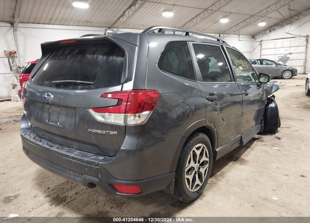 2022 SUBARU FORESTER PREMIUM VIN: JF2SKADC8NH428079
