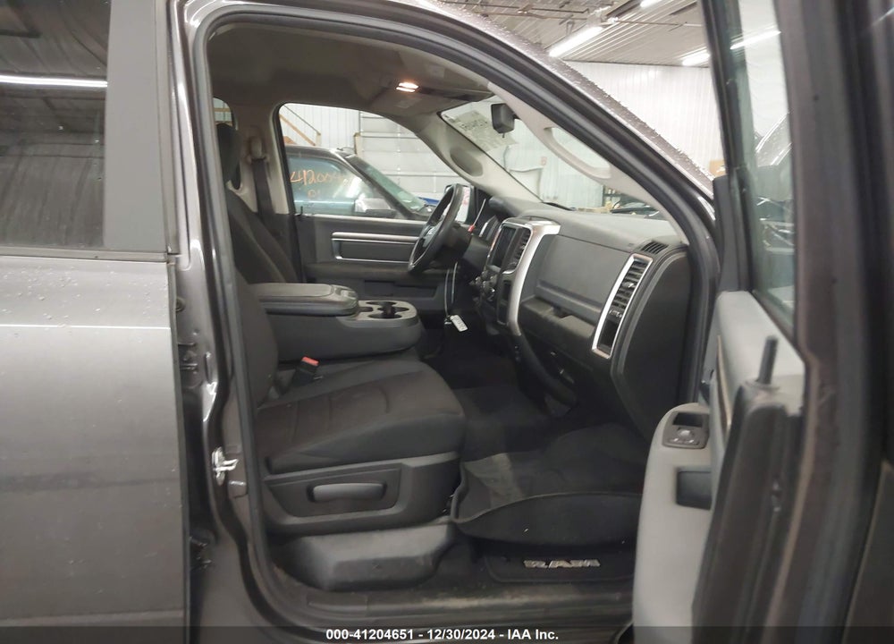 2019 RAM 1500 CLASSIC VIN: 1C6RR7GT5KS725744