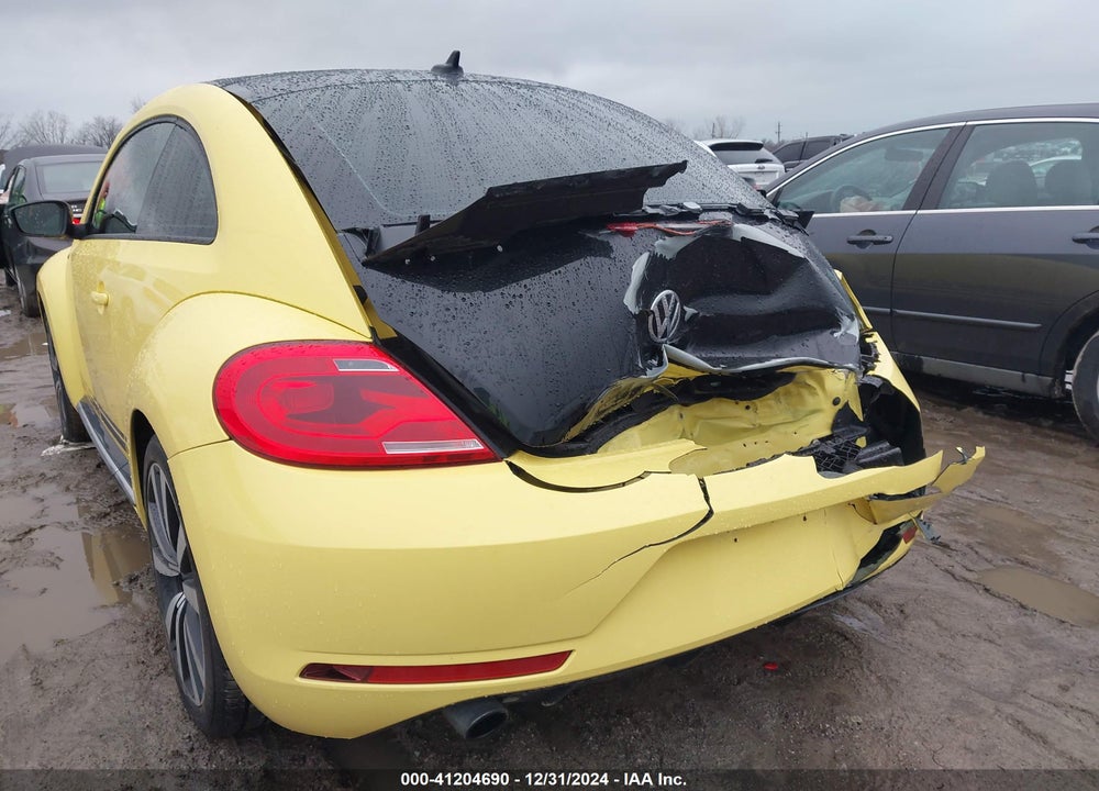 2014 VOLKSWAGEN BEETLE 2.0T GSR VIN: 3VWVT7AT0EM629323