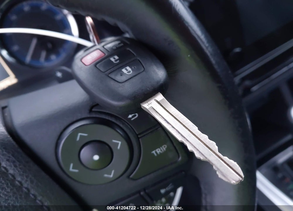 2017 TOYOTA COROLLA SE VIN: 5YFBURHE4HP651456