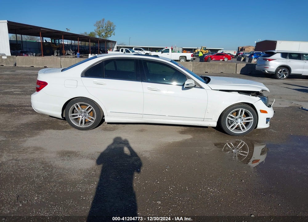 2014 MERCEDES-BENZ C 250 LUXURY/SPORT VIN: WDDGF4HB3EA966117