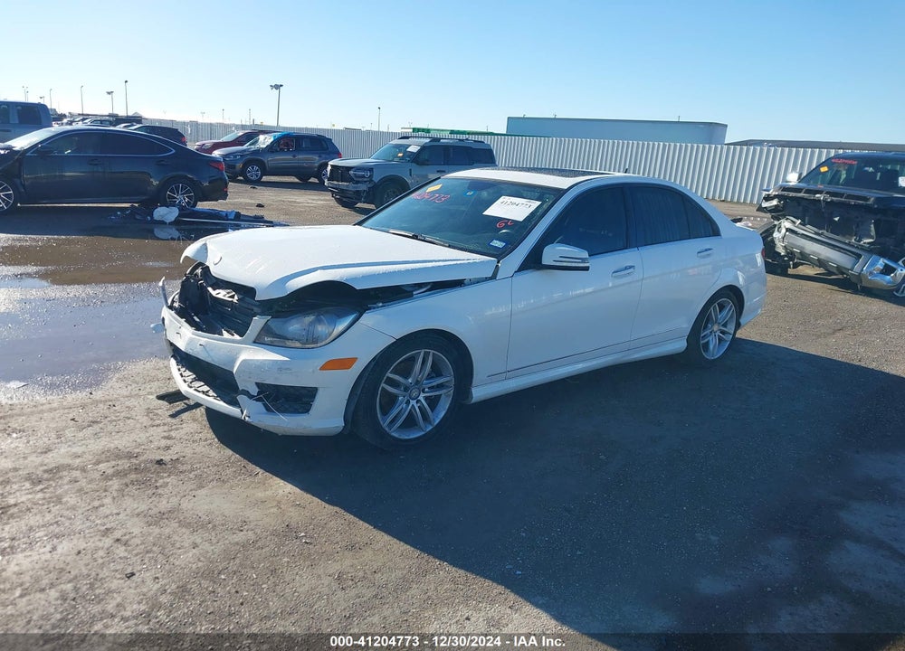2014 MERCEDES-BENZ C 250 LUXURY/SPORT VIN: WDDGF4HB3EA966117