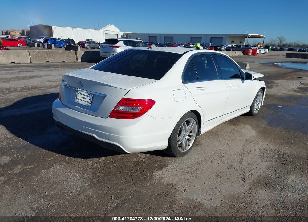 2014 MERCEDES-BENZ C 250 LUXURY/SPORT VIN: WDDGF4HB3EA966117