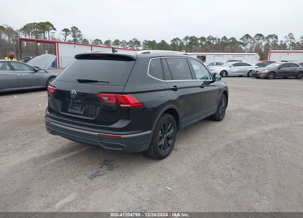 2024 VOLKSWAGEN TIGUAN 2.0T SE/WOLFSBURG EDITION VIN: 3VV3B7AX2RM124083