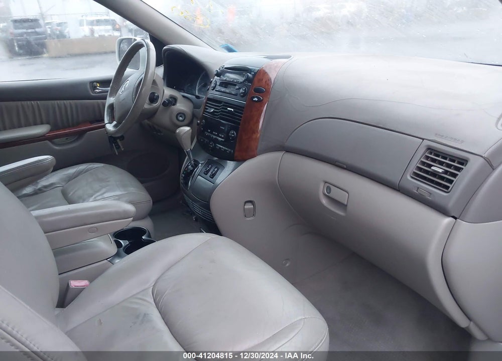 2004 TOYOTA SIENNA XLE VIN: 5TDZA22C74S182600