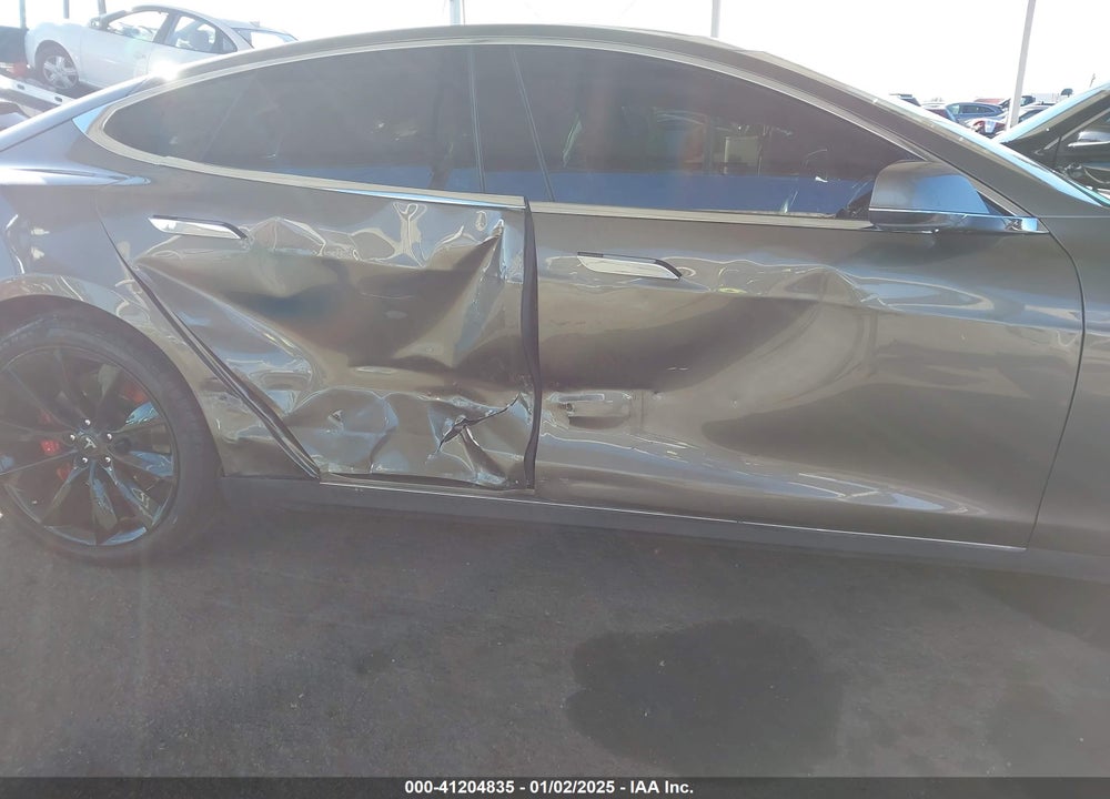 2015 TESLA MODEL S VIN: 5YJSA1E49FF102740