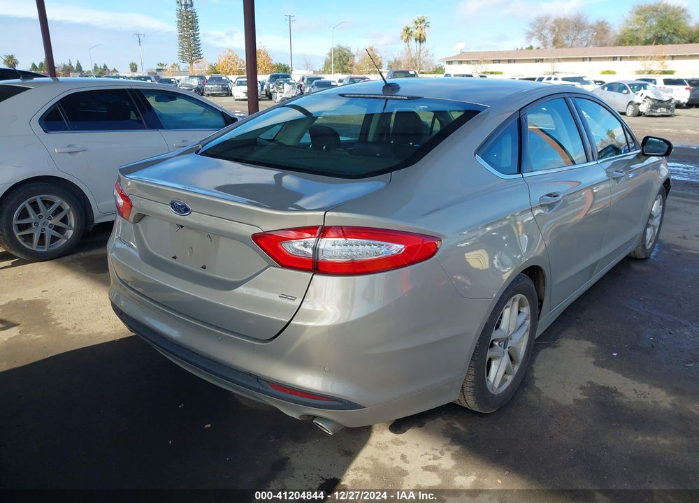 2015 FORD FUSION SE VIN: 3FA6P0H75FR105851