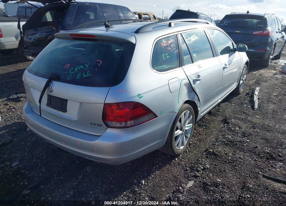2011 VOLKSWAGEN JETTA SPORTWAGEN 2.5L SE VIN: 3VWPZ7AJ2BM616056