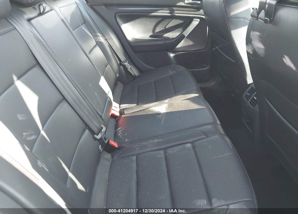 2011 VOLKSWAGEN JETTA SPORTWAGEN 2.5L SE VIN: 3VWPZ7AJ2BM616056