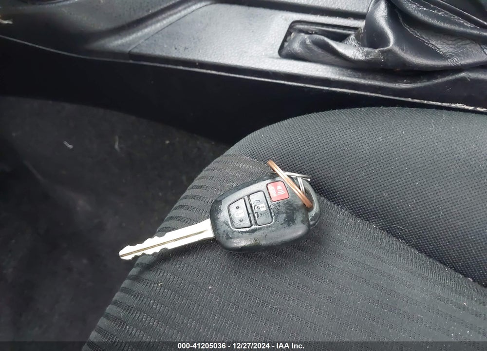 2016 TOYOTA RAV4 LE VIN: JTMZFREV3GJ072233