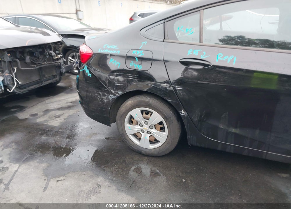 2018 CHEVROLET CRUZE VIN: 1G1BC5SM1J7229608