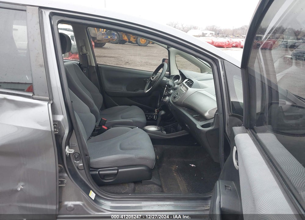2012 HONDA FIT VIN: JHMGE8H31CC029201