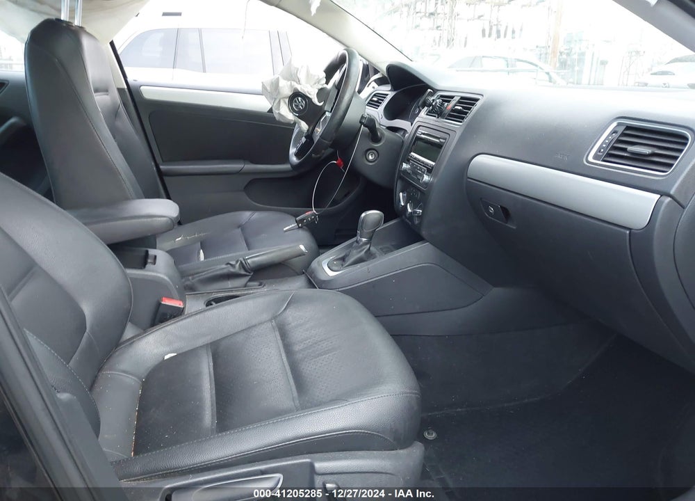 2013 VOLKSWAGEN JETTA 2.5L SE VIN: 3VWDP7AJ8DM286094