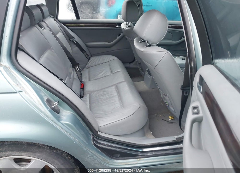 2003 BMW 325XIT VIN: WBAEP33473PF01853