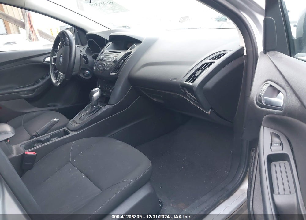 2016 FORD FOCUS SE VIN: 1FADP3K23GL203685