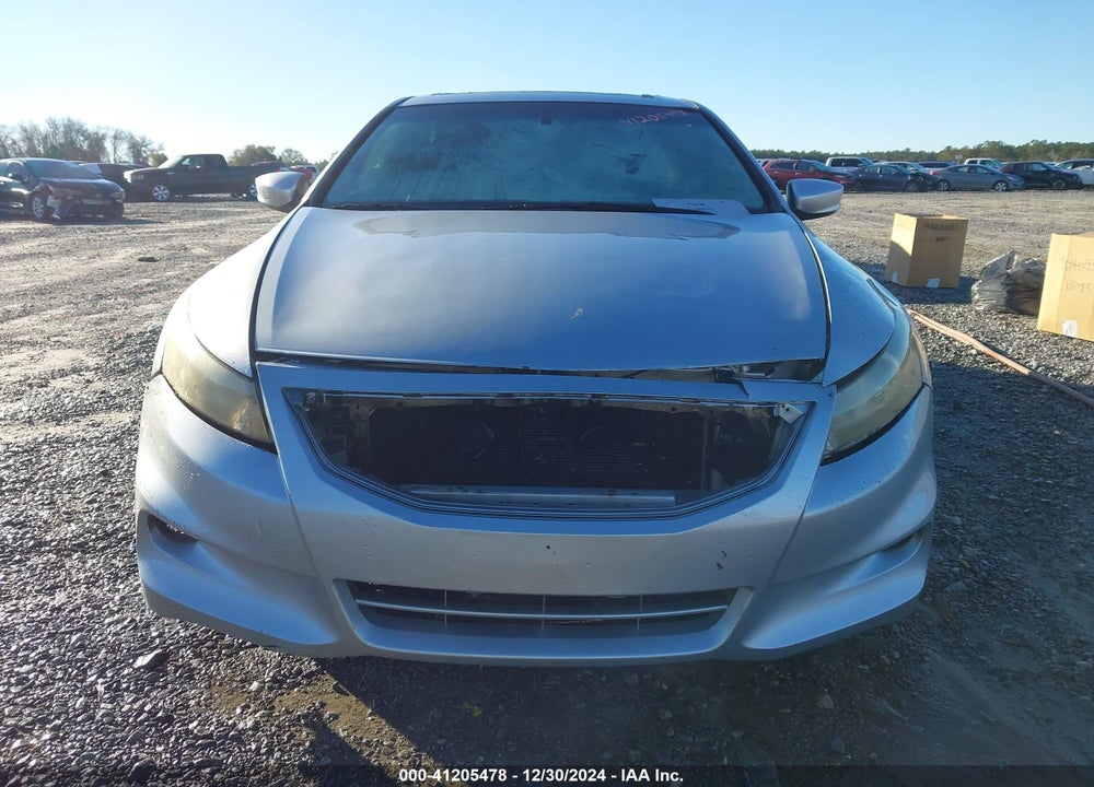 2011 HONDA ACCORD VIN: 1HGCS1B81BA006002