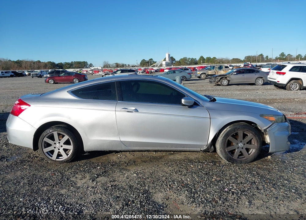 2011 HONDA ACCORD VIN: 1HGCS1B81BA006002