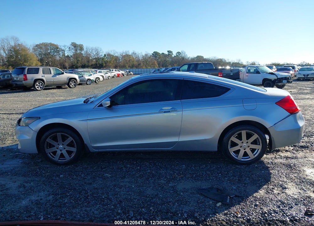 2011 HONDA ACCORD VIN: 1HGCS1B81BA006002
