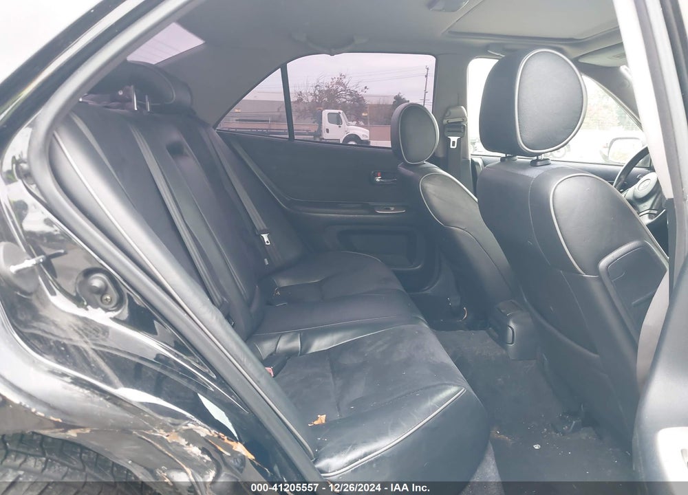 2004 LEXUS IS 300 VIN: JTHBD192X40082198
