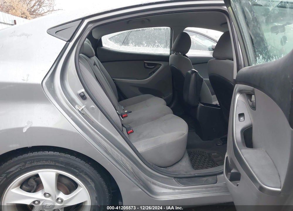 2014 HYUNDAI ELANTRA SE VIN: 5NPDH4AE2EH460153