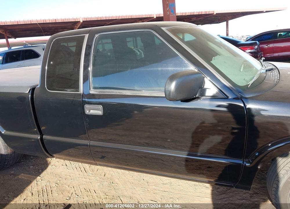 2001 CHEVROLET S-10 LS VIN: 1GCCS195718154896