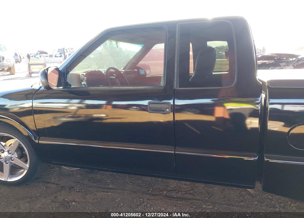 2001 CHEVROLET S-10 LS VIN: 1GCCS195718154896