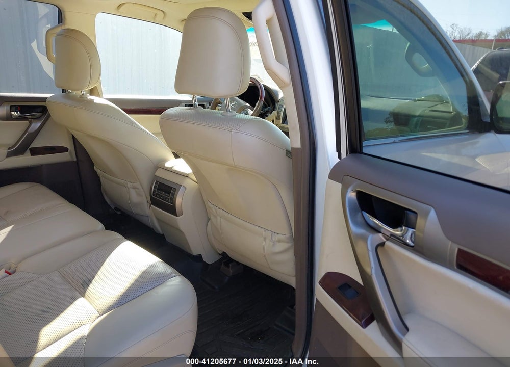 2011 LEXUS GX 460 VIN: JTJBM7FX8B5028559