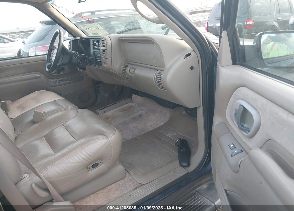 1998 CHEVROLET SUBURBAN 1500 VIN: 3GNFK16R9WG148739