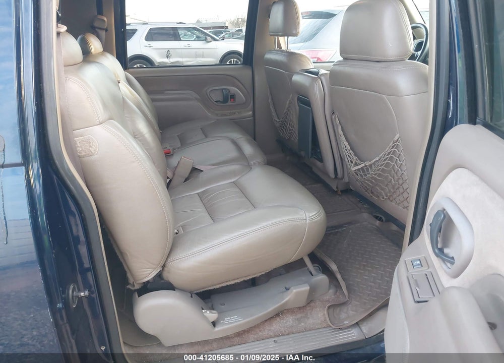 1998 CHEVROLET SUBURBAN 1500 VIN: 3GNFK16R9WG148739