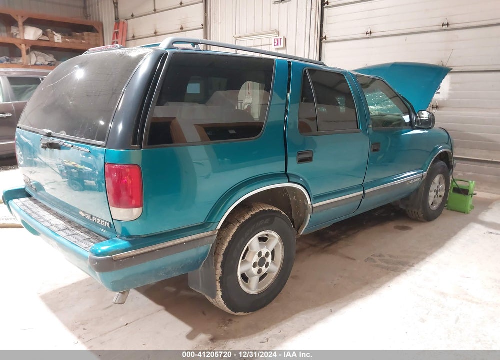 1995 CHEVROLET BLAZER VIN: 1GNDT13W5S2254901