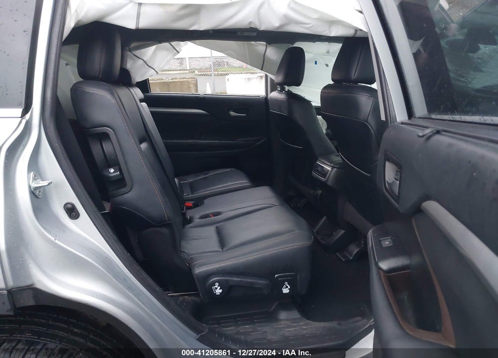 2019 TOYOTA HIGHLANDER XLE VIN: 5TDJZRFH3KS563801