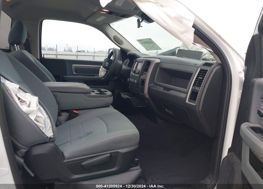 2019 RAM 1500 CLASSIC VIN: 3C6JR6DG1KG512277