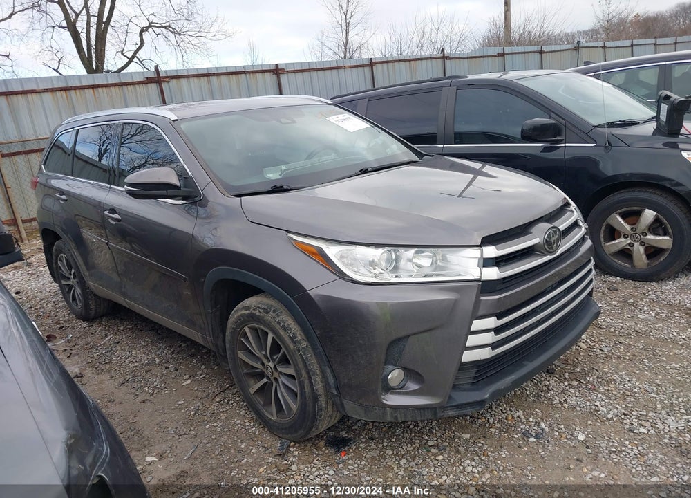 2017 TOYOTA HIGHLANDER VIN: 5TDJZRFH5HS440414