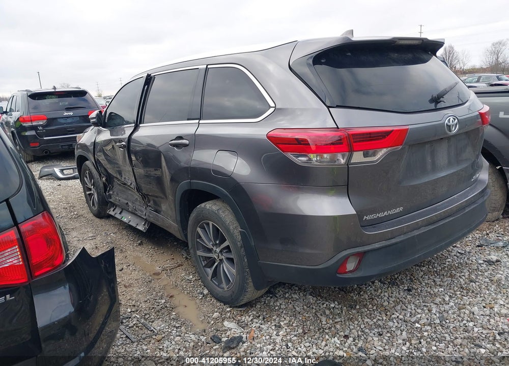 2017 TOYOTA HIGHLANDER VIN: 5TDJZRFH5HS440414