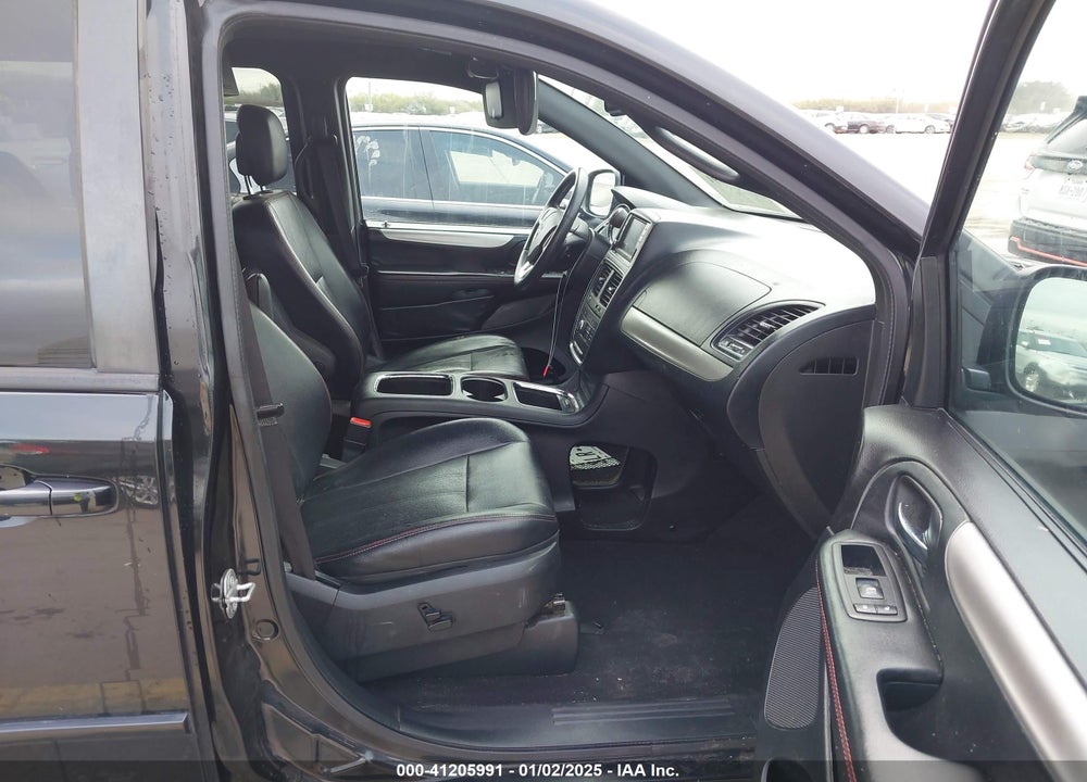 2017 DODGE GRAND CARAVAN VIN: 2C4RDGEGXHR690156